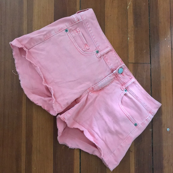 PINK AMERICAN EAGLE SHORTS - Picture 4 of 8